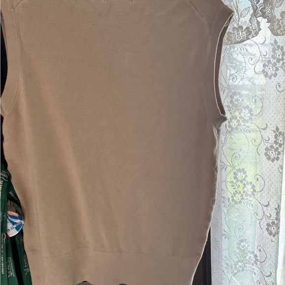 Tan button down vest - Picture 5 of 5